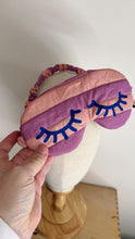 Carica l'immagine nel visualizzatore di Gallery, Nuvola (sleep mask) - Rosa &amp; Violetto (Stripes)

