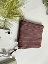 Load image into Gallery viewer, Pochette  - Lines Purple
