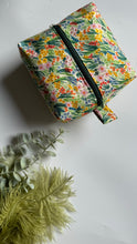 Load image into Gallery viewer, Mini trousse - Garden Flowers
