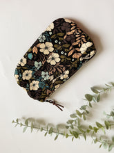 Load image into Gallery viewer, Pocket Pochette (Maxi) - Flower Harvest
