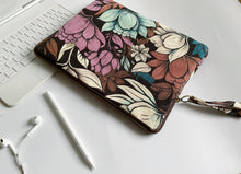 Load image into Gallery viewer, Custodia per Tablet/iPad (senza tasche) - Magnolia
