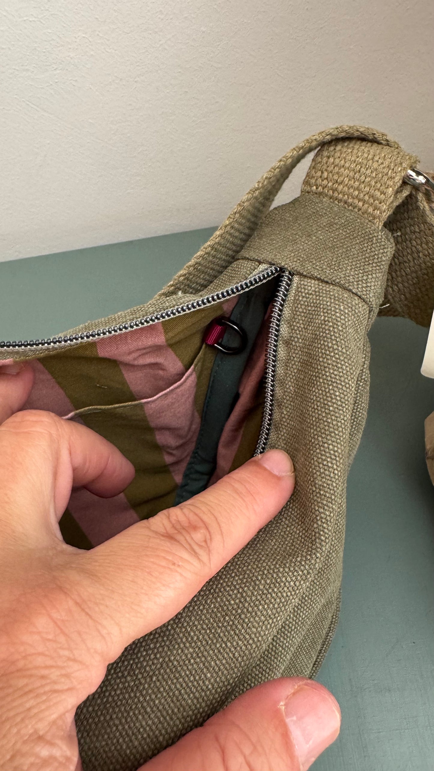 Moon Bag - verde militare/righe rosa e verdi (Stripes)