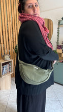 Carica l'immagine nel visualizzatore di Gallery, Moon Bag - verde militare/righe rosa e verdi (Stripes)
