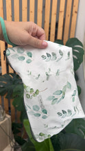 Carica l'immagine nel visualizzatore di Gallery, Gocce Pochette Maxi (idrorepellente) - Foglie
