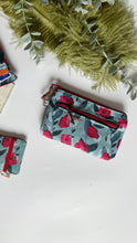 Load image into Gallery viewer, Pocket Pochette con tasca (Mini) - Papaveri e soffioni (interno Verde)
