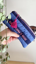 Carica l'immagine nel visualizzatore di Gallery, Astuccio trapuntato (Porta occhiali) - Blue &amp; Indaco (Stripes)
