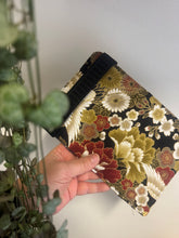 Load image into Gallery viewer, Porta Passaporto - Airone Black &amp; Gold (Nippori)
