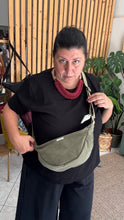 Load image into Gallery viewer, Moon Bag - verde militare/righe rosa e verdi (Stripes)
