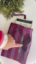 Carica l'immagine nel visualizzatore di Gallery, Custodia per libri (Maxi) - Fucsia &amp; Violetto (Stripes)
