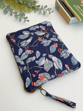 Carica l&#39;immagine nel visualizzatore di Gallery, Kindle Cover - SEREIN BRANCHLET
