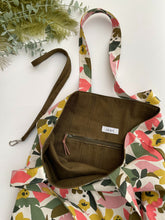 Carica l&#39;immagine nel visualizzatore di Gallery, Shopper Bag - Foresta Bianca
