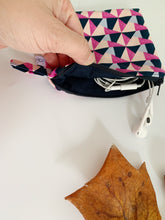 Load image into Gallery viewer, Pochette  - Geometrica malva
