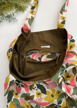 Carica l&#39;immagine nel visualizzatore di Gallery, Shopper Bag - Foresta Bianca
